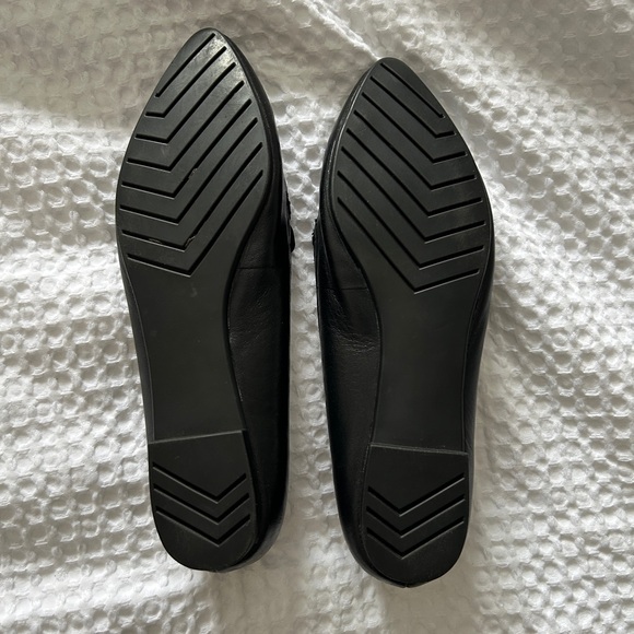 Me Too Black Pointed Toe Flats Faux Leather 9 - Picture 2 of 3